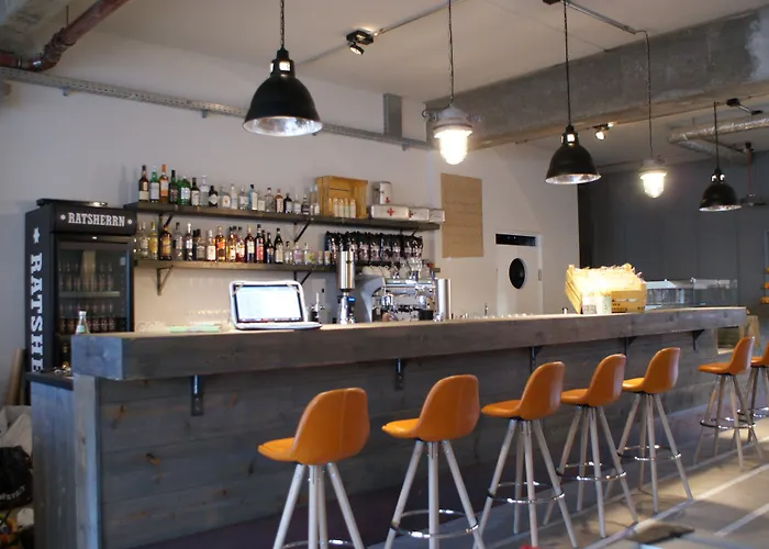 Underdog Hotel 3*
