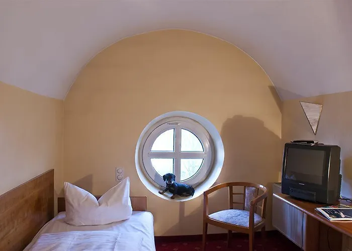 Underdog Hotel 3*